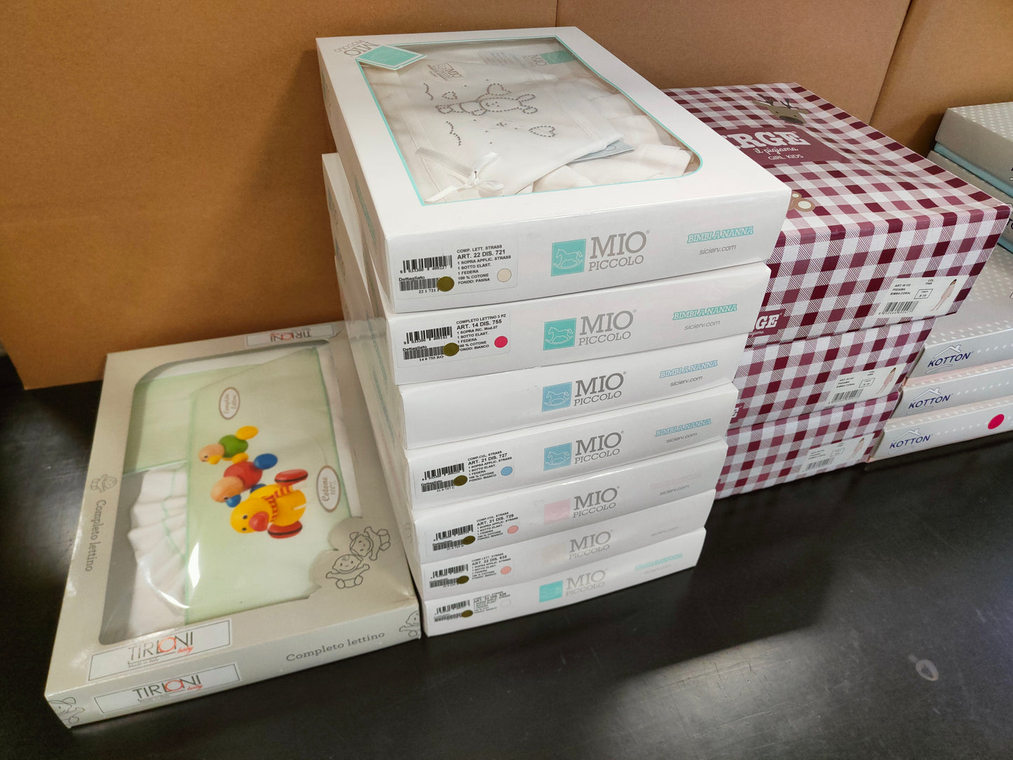 €5,00 al pezzo MARVEL, MIO PICCOLO, IRGE, KOTTON, DISNEY, ecc. stock pigiama e lenzuola bambini 38 pezzi - A/I - RIF. 6098AF