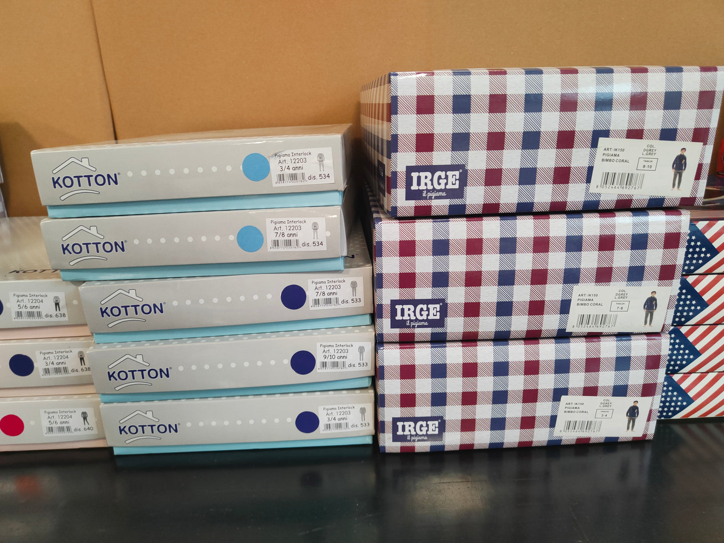 €5,00 al pezzo MARVEL, MIO PICCOLO, IRGE, KOTTON, DISNEY, ecc. stock pigiama e lenzuola bambini 38 pezzi - A/I - RIF. 6098AF