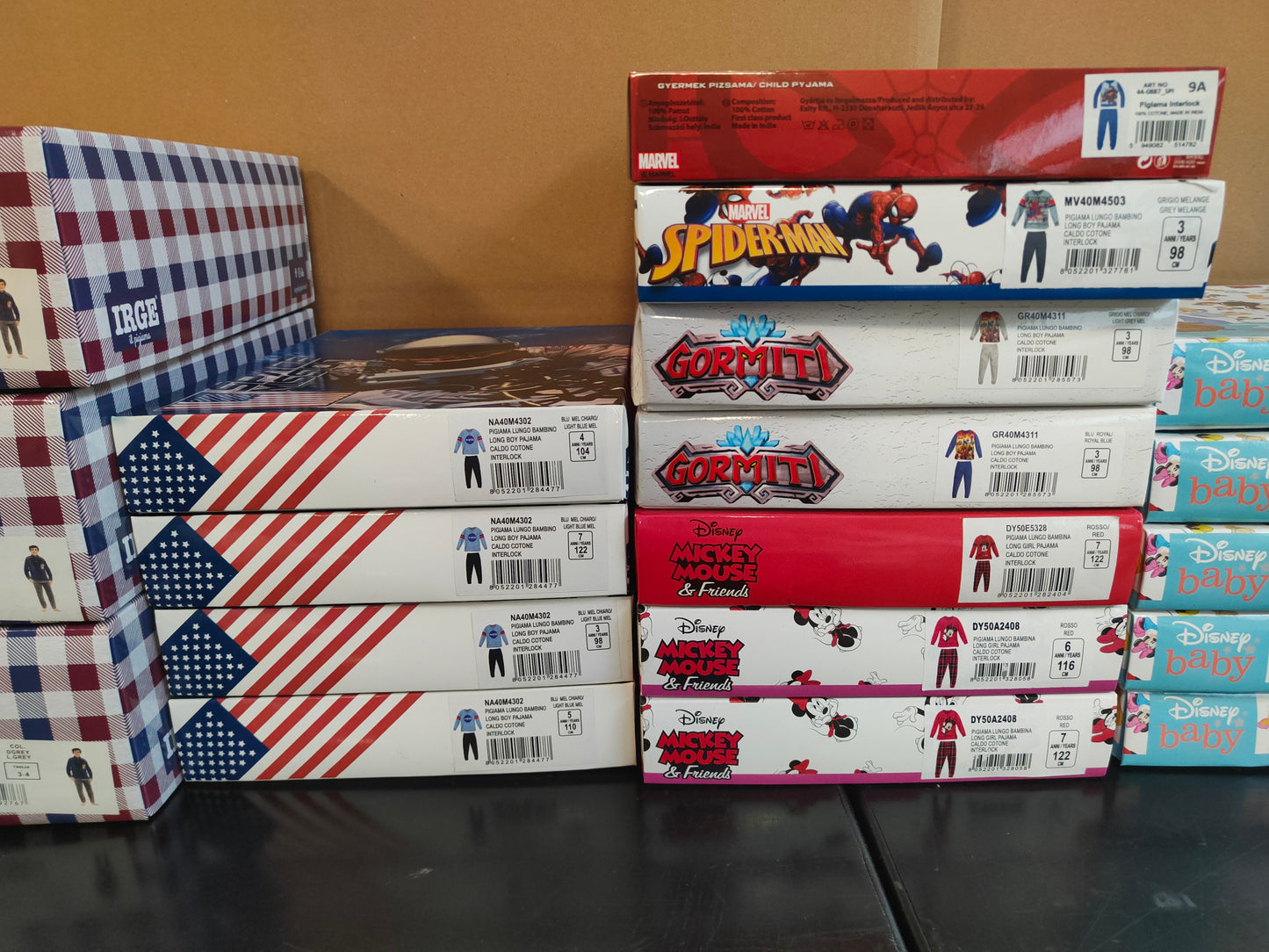 €5,00 al pezzo MARVEL, MIO PICCOLO, IRGE, KOTTON, DISNEY, ecc. stock pigiama e lenzuola bambini 38 pezzi - A/I - RIF. 6098AF