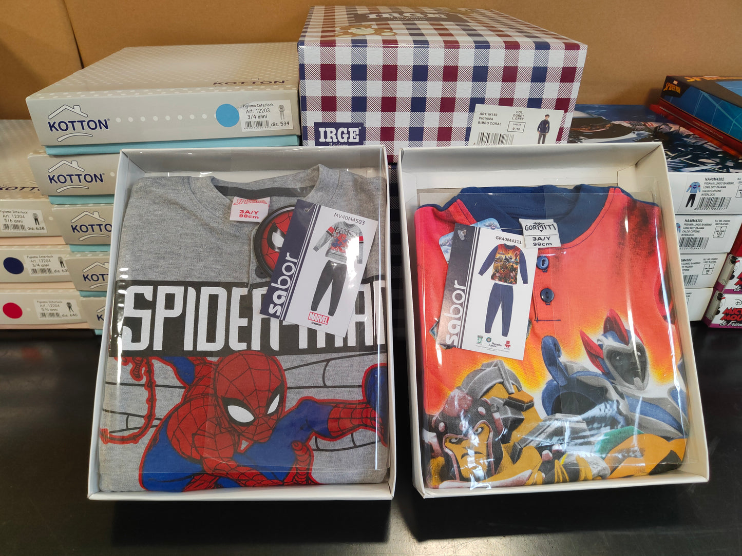 €5,00 al pezzo MARVEL, MIO PICCOLO, IRGE, KOTTON, DISNEY, ecc. stock pigiama e lenzuola bambini 38 pezzi - A/I - RIF. 6098AF