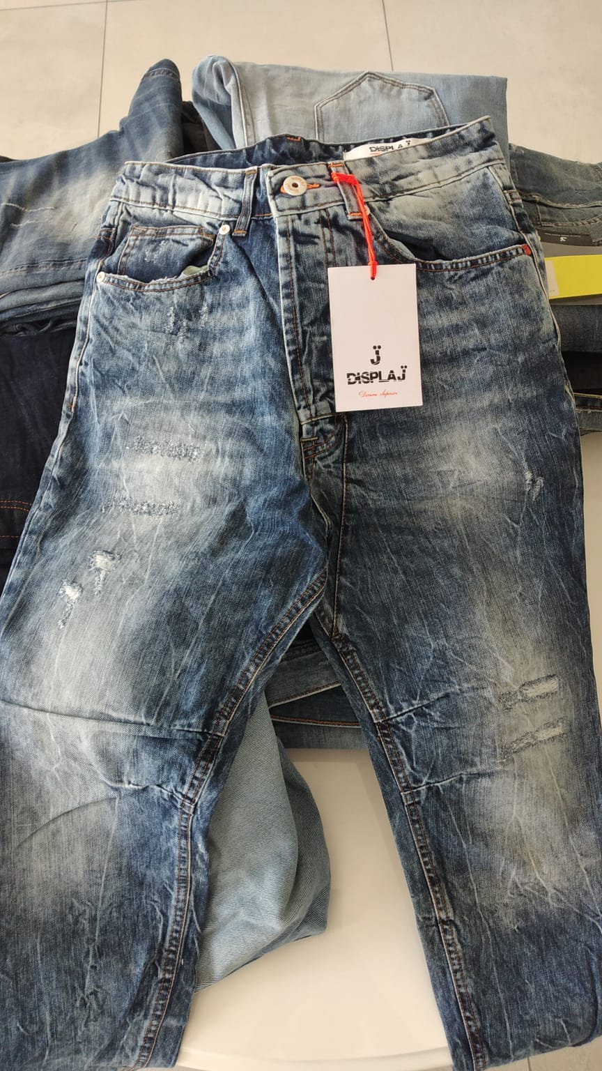 €11,00 al pezzo LIU JO, DISPLAJ stock jeans uomo 100 pezzi - A/I - RIF. TV6064