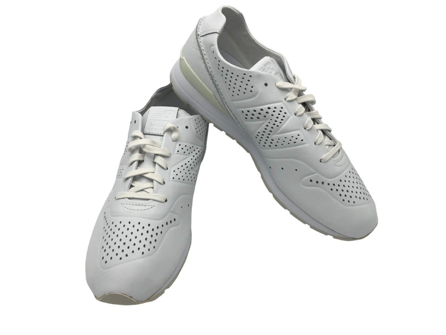 €9,73 al pezzo NEW BALANCE, ADIDAS, NIKE, GRENDHA, IPANEMA, ARENA stock calzature uomo, donna, bambini 96 pezzi - P/E - RIF. 6123AF