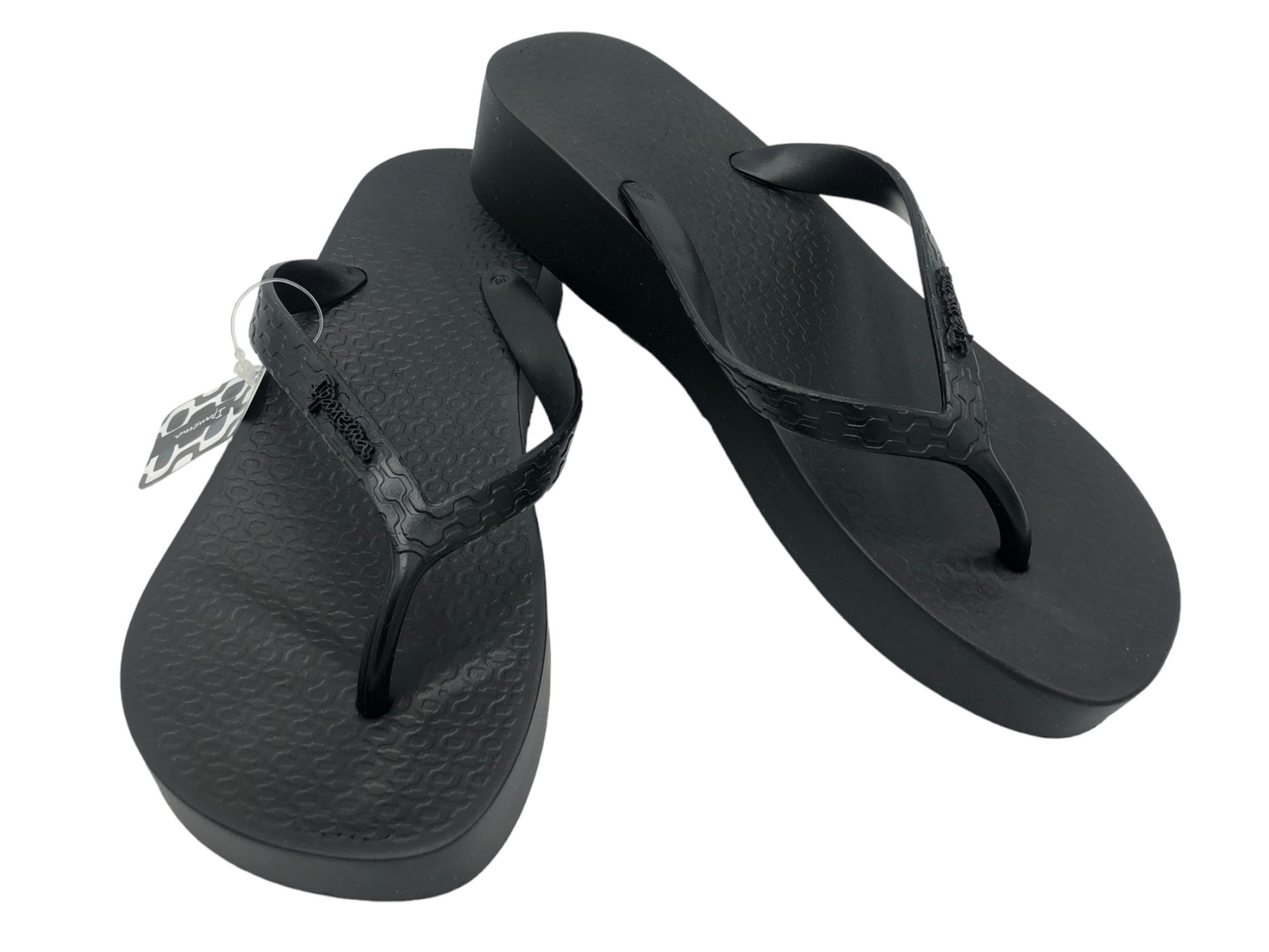€9,73 al pezzo NEW BALANCE, ADIDAS, NIKE, GRENDHA, IPANEMA, ARENA stock calzature uomo, donna, bambini 96 pezzi - P/E - RIF. 6123AF