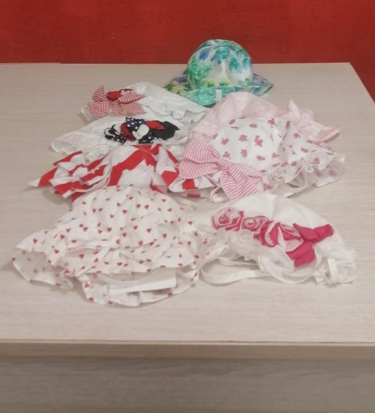 €3,80 al pezzo ALETTA, BLUMARINE, TRUSSARDI, TIMBERLAND, ALVIERO MARTINI stock cappelli bambini 276 pezzi - P/E - RIF. TV6030