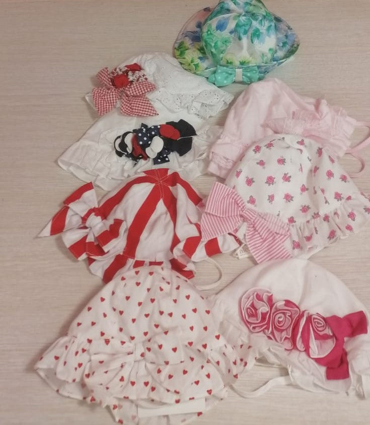 €3,80 al pezzo ALETTA, BLUMARINE, TRUSSARDI, TIMBERLAND, ALVIERO MARTINI stock cappelli bambini 276 pezzi - P/E - RIF. TV6030