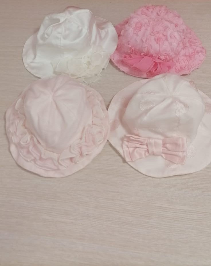 €3,80 al pezzo ALETTA, BLUMARINE, TRUSSARDI, TIMBERLAND, ALVIERO MARTINI stock cappelli bambini 276 pezzi - P/E - RIF. TV6030