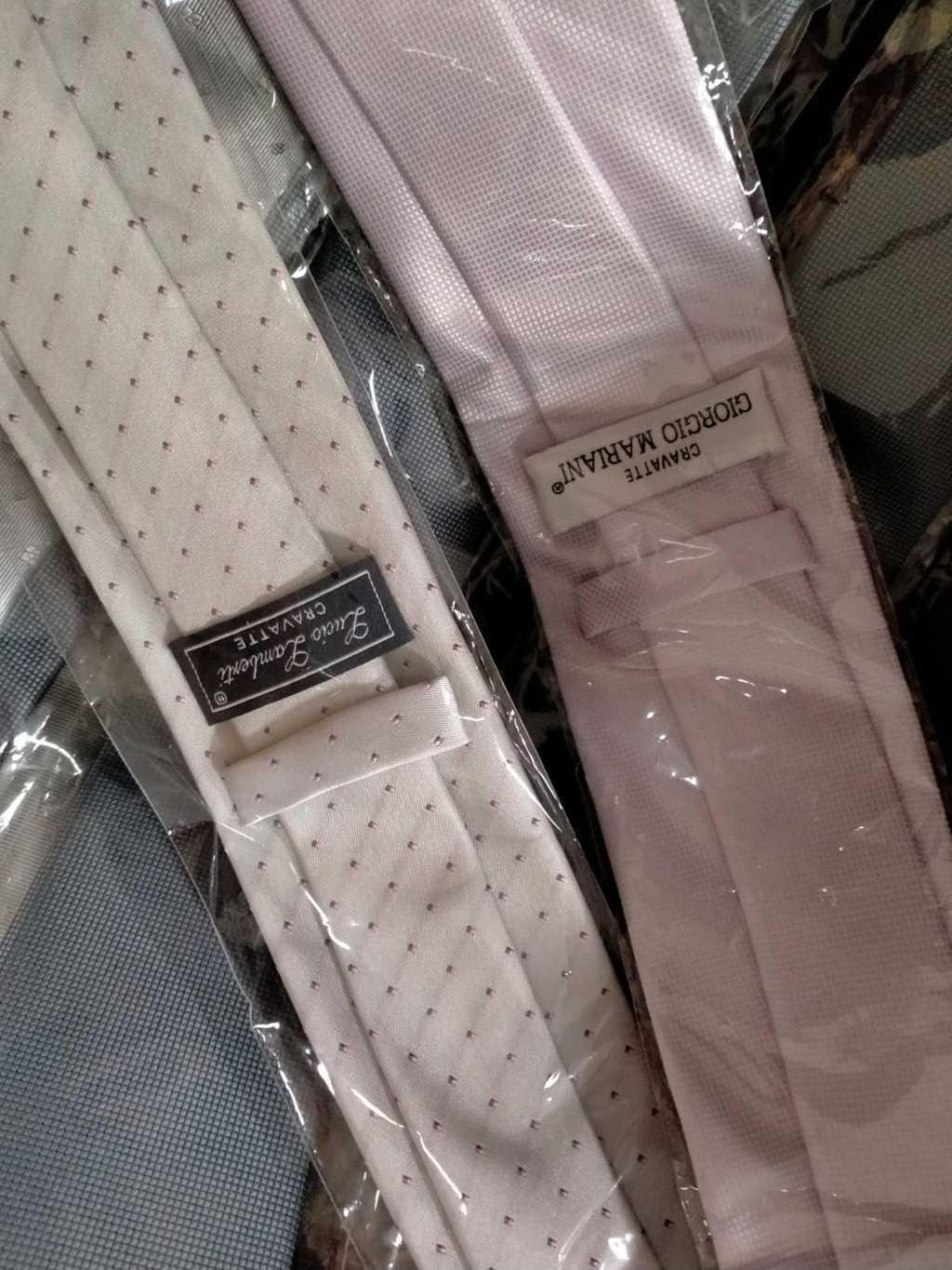 €2,30 al pezzo EMPORIO , CAMEL, CACHAREL, LUISA VIOLA, CAFE' NOIR, AMA , ecc. stock abbigliamento uomo, donna e bambini 1700 pezzi - A/I - P/E - RIF. 6039AF