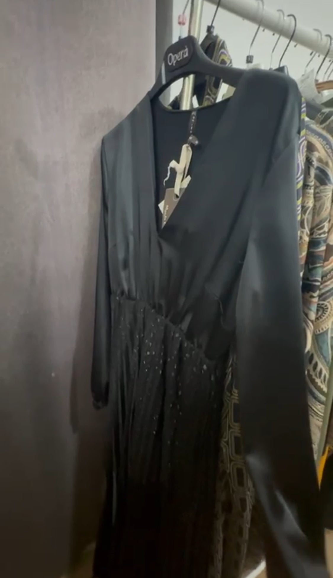 20,00 € la pièce GAELLE, PENNY BLACK, MANILA GRACE, ALESSANDRO GILLES, etc. stock de vêtements homme/femme 408 pièces - FW - REF. TV6232