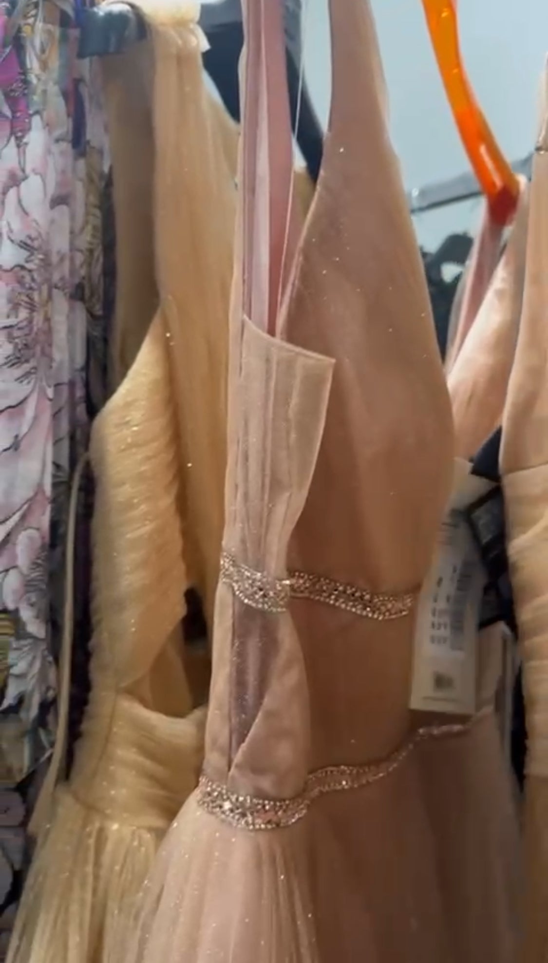 25,00 € l'unité LIU-JO, PINKO, RALPH LAUREN, VERSACE, etc. stock de vêtements pour femmes et chaussures 537 pièces - RIF. TV6237