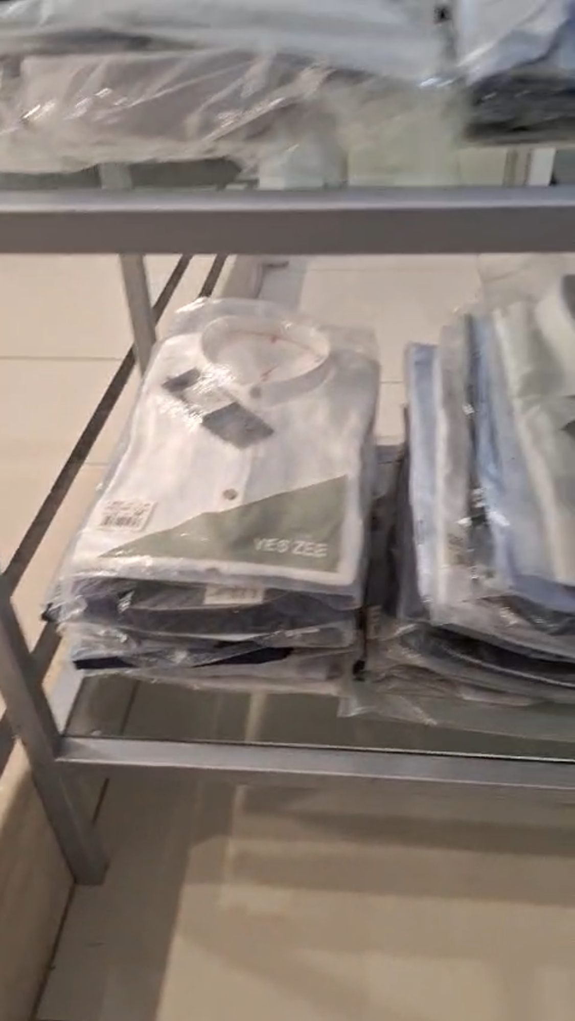 €14,50 l'unité YES ZEE, HARMONT & BLAINE, FILA, ARMANI etc. stock vêtements et accessoires homme 311 pièces - FW - RIF. TV6235