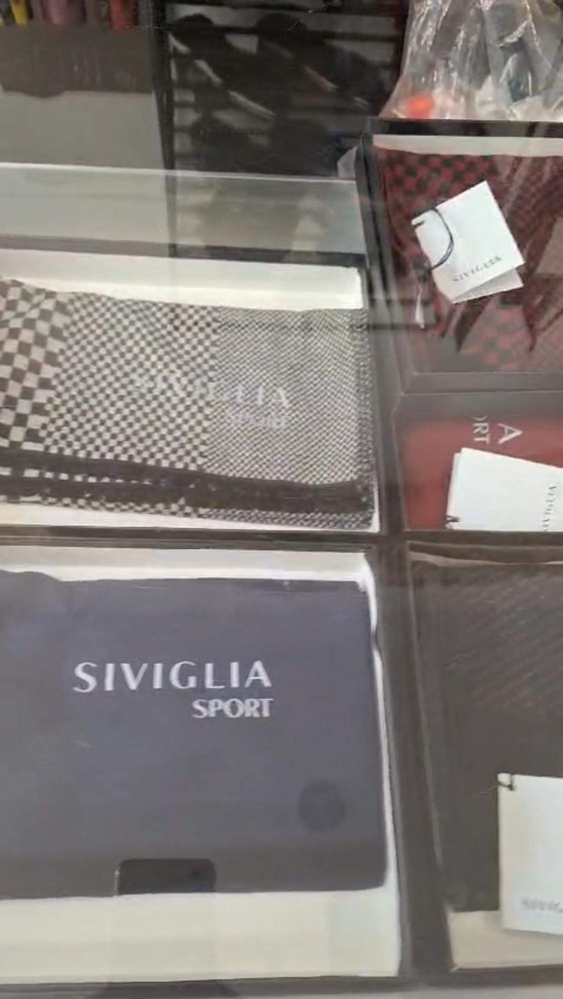 €14,50 l'unité YES ZEE, HARMONT & BLAINE, FILA, ARMANI etc. stock vêtements et accessoires homme 311 pièces - FW - RIF. TV6235
