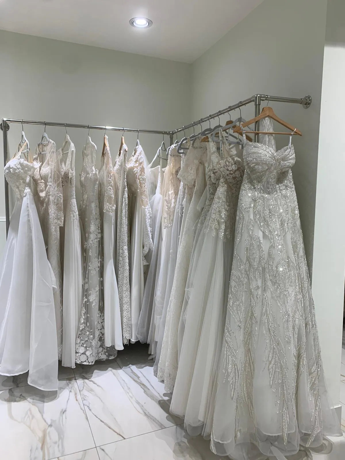 €400.00 each GEMELLE DONATO, HERVE PARIS, ABELLA, etc. stock wedding dresses 51 pieces - REF. TV6238