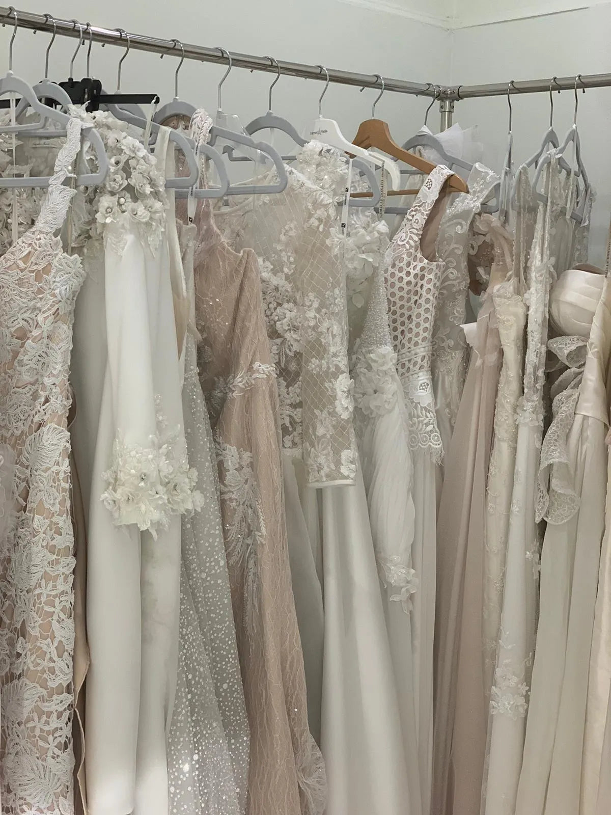 €400.00 each GEMELLE DONATO, HERVE PARIS, ABELLA, etc. stock wedding dresses 51 pieces - REF. TV6238