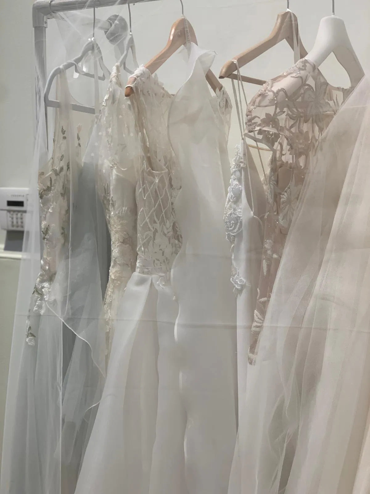 €400.00 each GEMELLE DONATO, HERVE PARIS, ABELLA, etc. stock wedding dresses 51 pieces - REF. TV6238