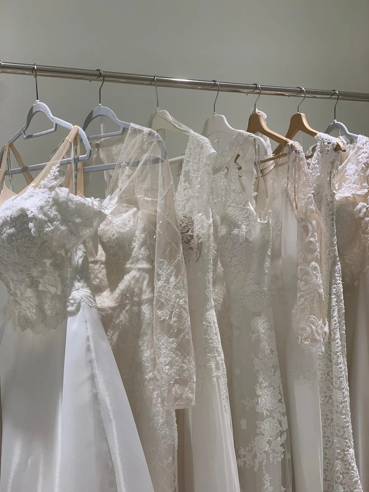 €400.00 each GEMELLE DONATO, HERVE PARIS, ABELLA, etc. stock wedding dresses 51 pieces - REF. TV6238