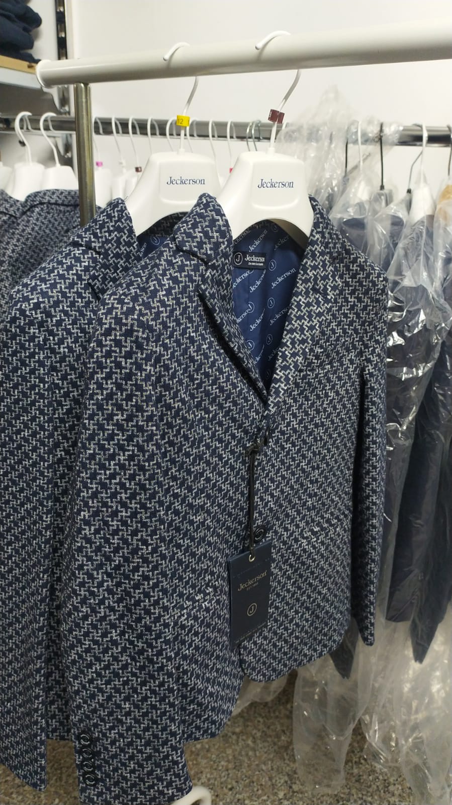 €15,50 al pezzo JECKERSON stock abbigliamento bambino 500 pezzi - A/I - RIF. TV6105