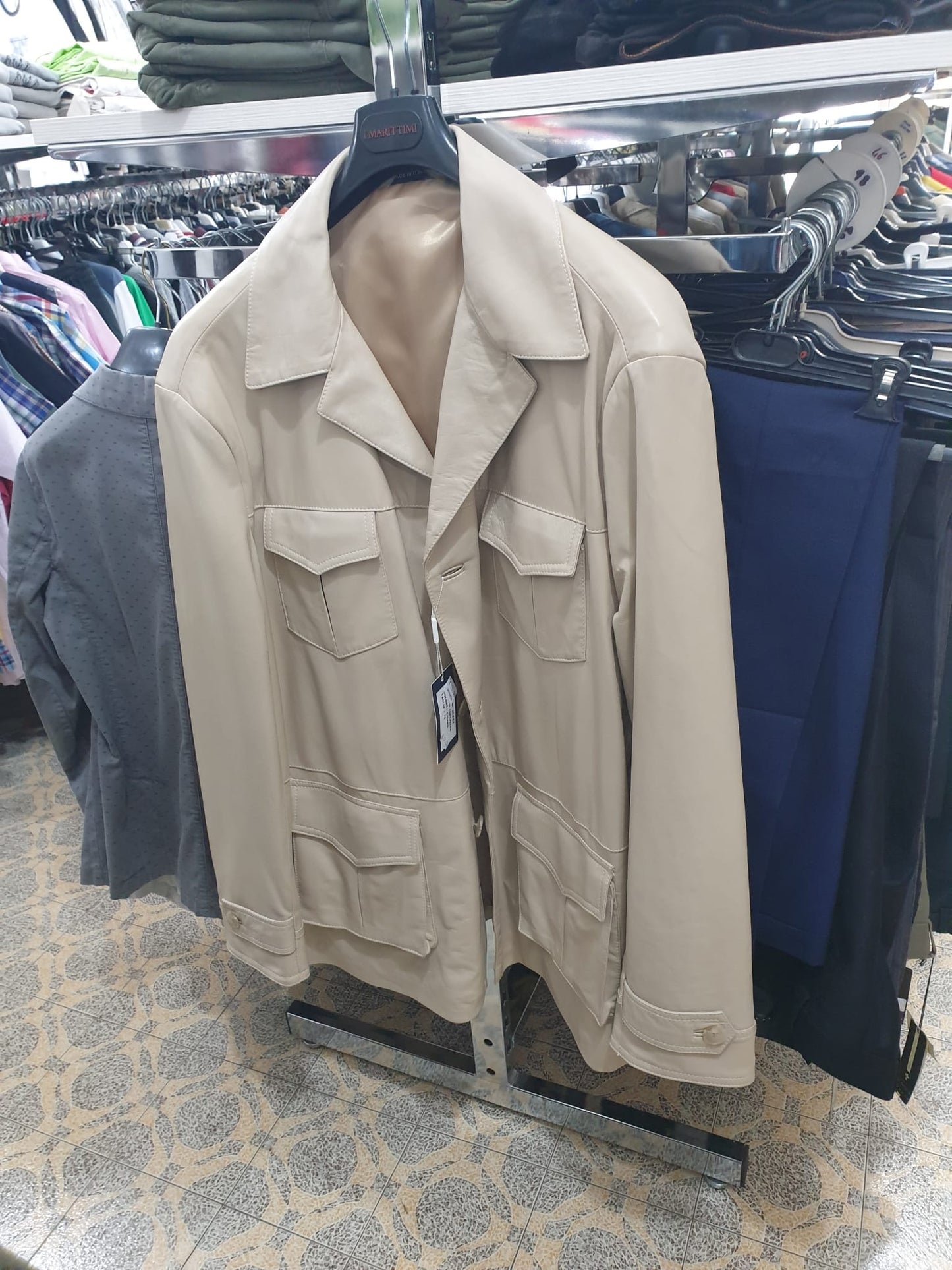 €2.80 per piece MADE IN ITALY men's clothing stock 2000 pieces - S/S F/W - REF. TV6108