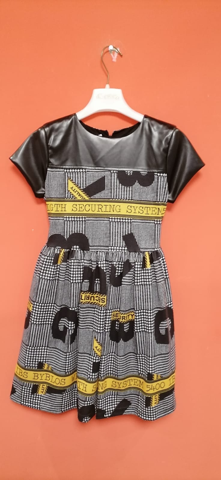 €4,86 al pezzo MEILISA BAY, BYBLOS, TUC TUC, MASH, NEILL KATTER, ecc. stock abbigliamento bambini 1583 pezzi - A/I - P/E - RIF. TV6143