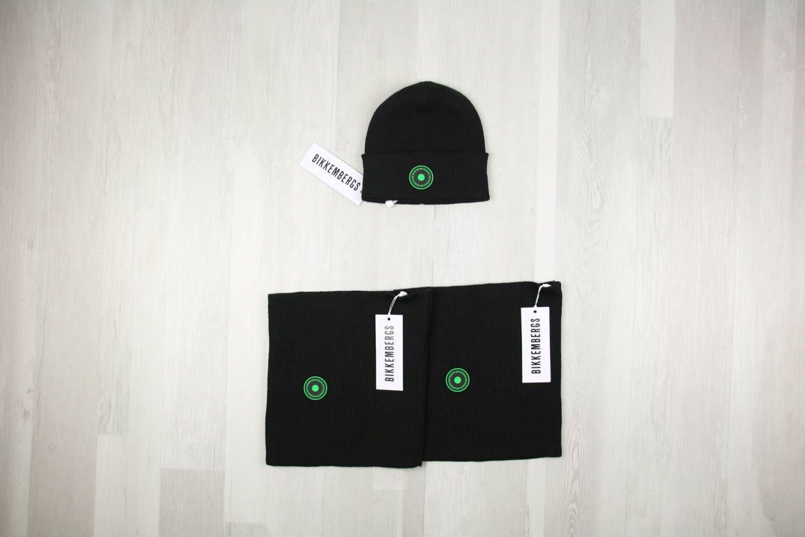 €8,15 al pezzo BIKKEMBERGS stock abbigliamento bambino 55 pezzi - A/I - P/E - RIF. 6163AF