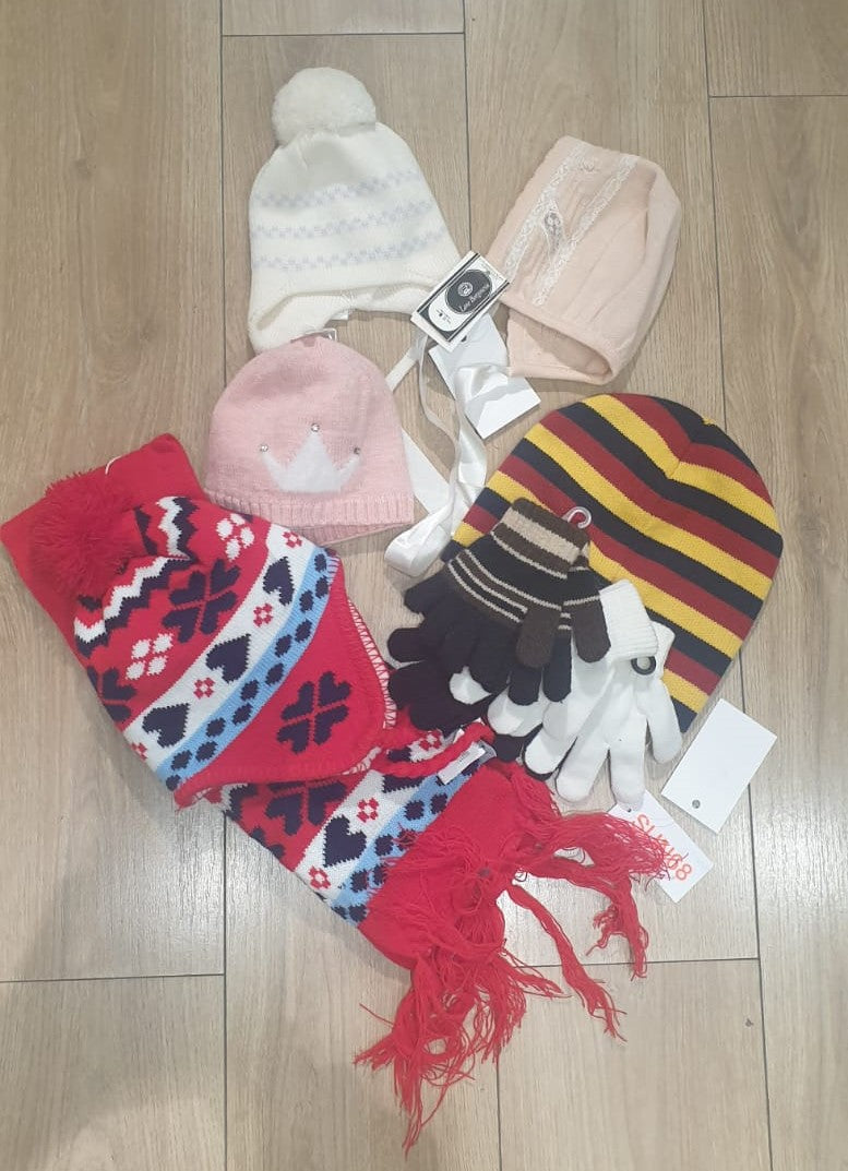 5,72 € la pièce ARMANI, ASTON MARTIN, AT.P.CO, MAYORAL, BABYCRESCI, BURBERRY, etc. stock de vêtements pour enfants 1136 pièces - FW - REF. TV6063