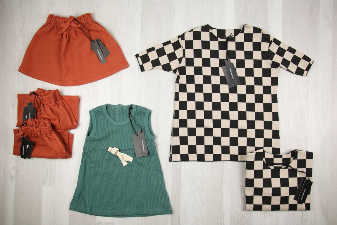 5,00 € la pièce Stock de vêtements enfant AENTIQUATTRORE 82 pièces - FW - SS - REF. 6191AF