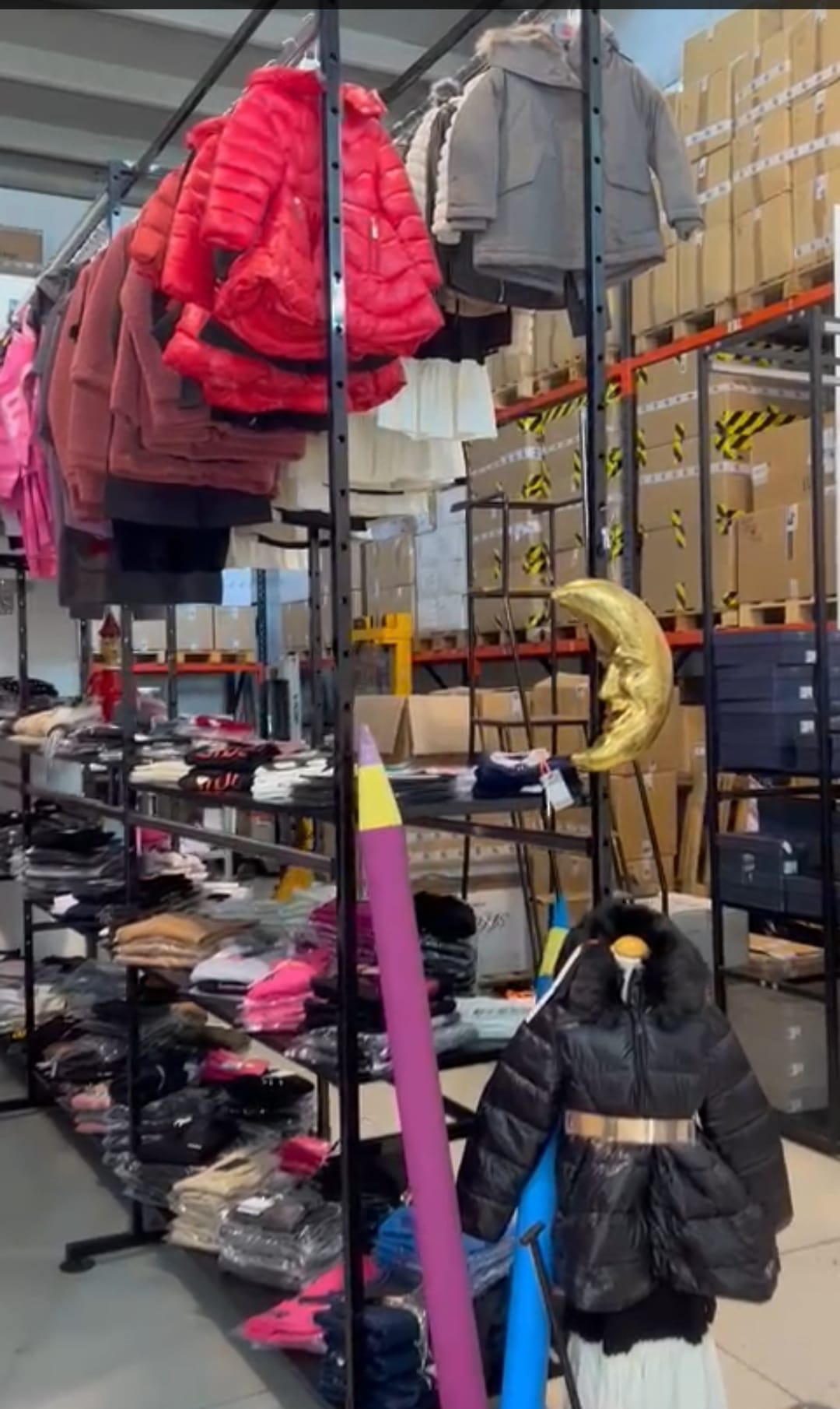 €13,00 al pezzo BYBLOS, LIU JO, MARC ELLIS, ecc. stock abbigliamento bambini 550 pezzi - A/I - RIF. TV6116