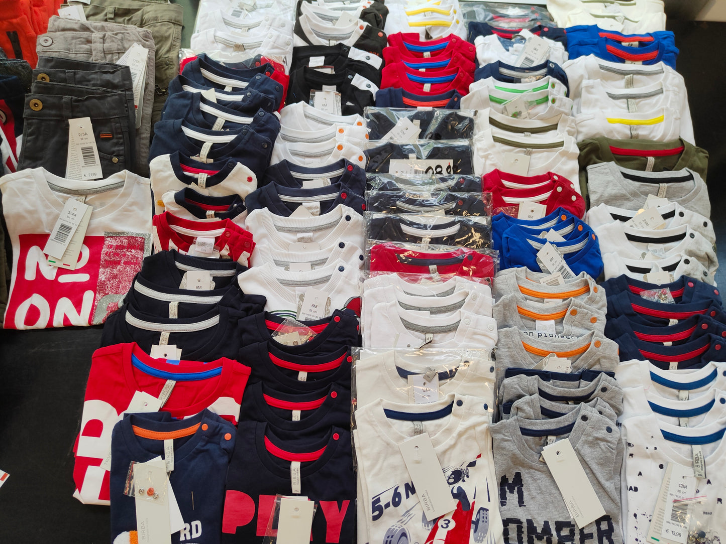 €6,00 al pezzo BIRBA, TRYBEYOND stock abbigliamento bambino 429 pezzi - A/I - RIF. 6094AF