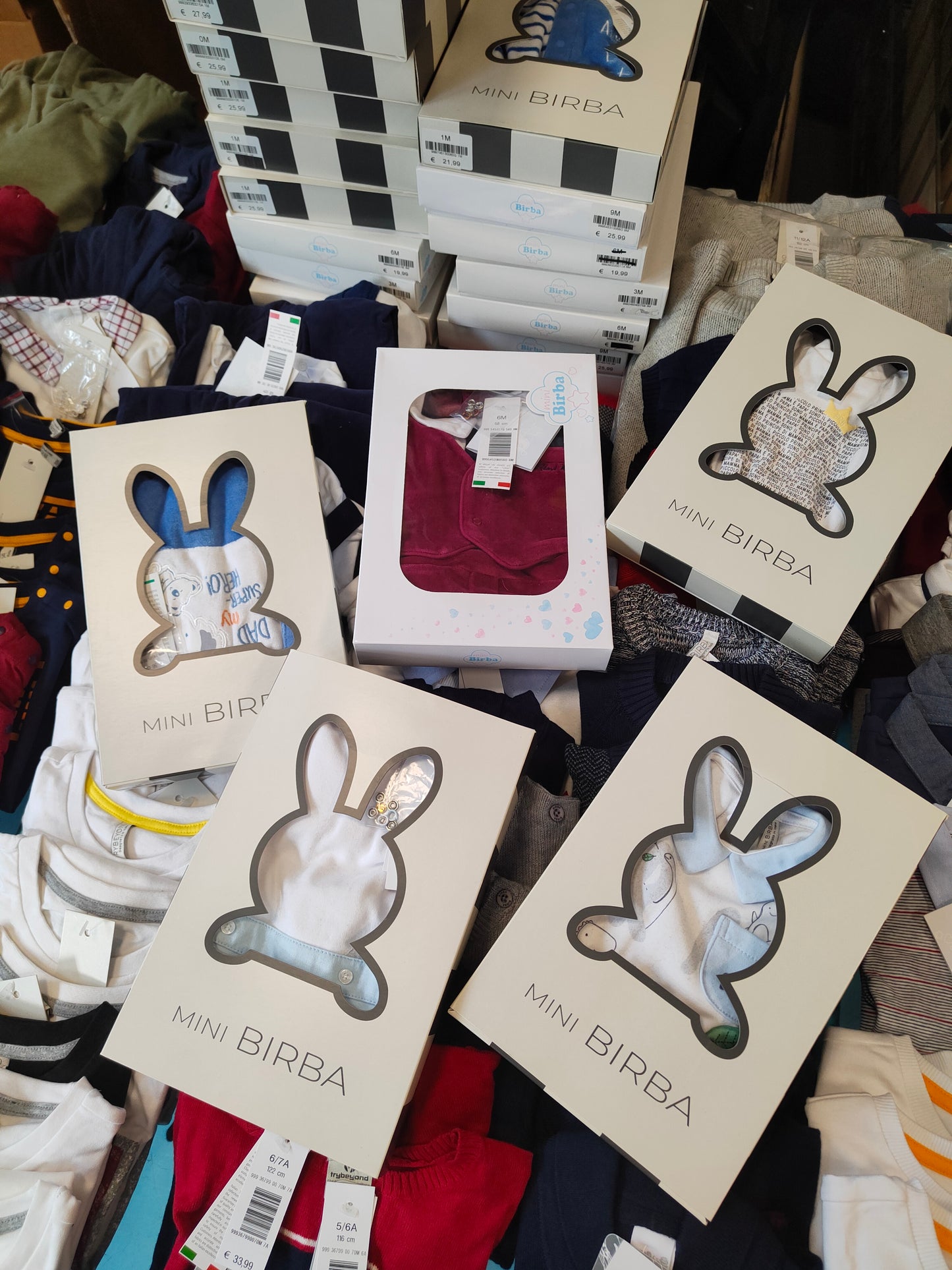 €6,00 al pezzo BIRBA, TRYBEYOND stock abbigliamento bambino 429 pezzi - A/I - RIF. 6094AF