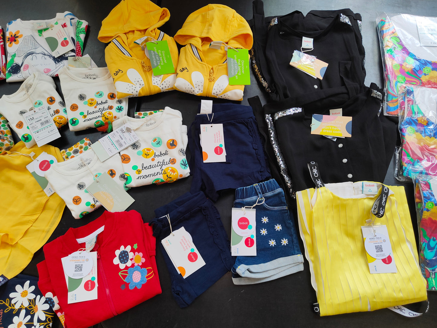 €4,00 al pezzo BOBOLI stock abbigliamento bambini 114 pezzi - P/E - RIF. 6075AF