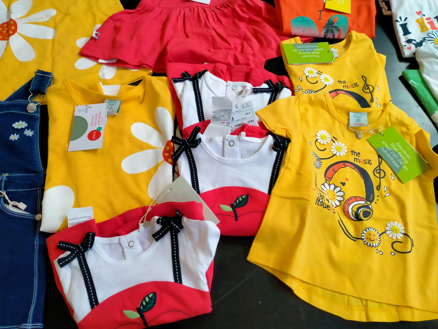 €4,00 al pezzo BOBOLI stock abbigliamento bambini 114 pezzi - P/E - RIF. 6075AF