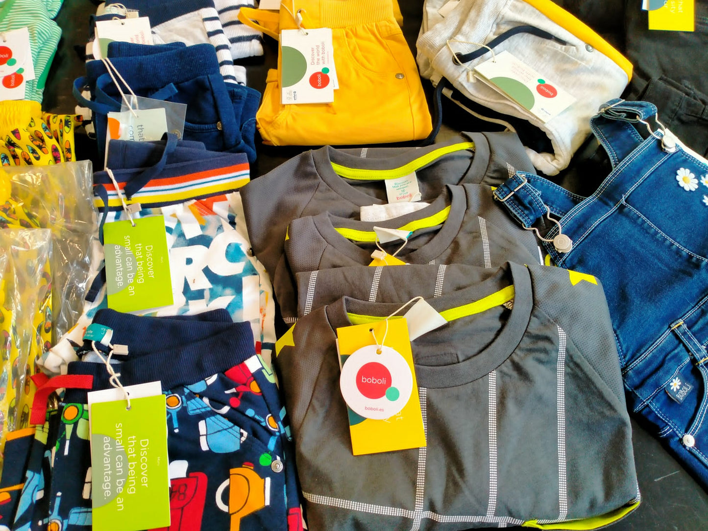 €4,00 al pezzo BOBOLI stock abbigliamento bambini 114 pezzi - P/E - RIF. 6075AF