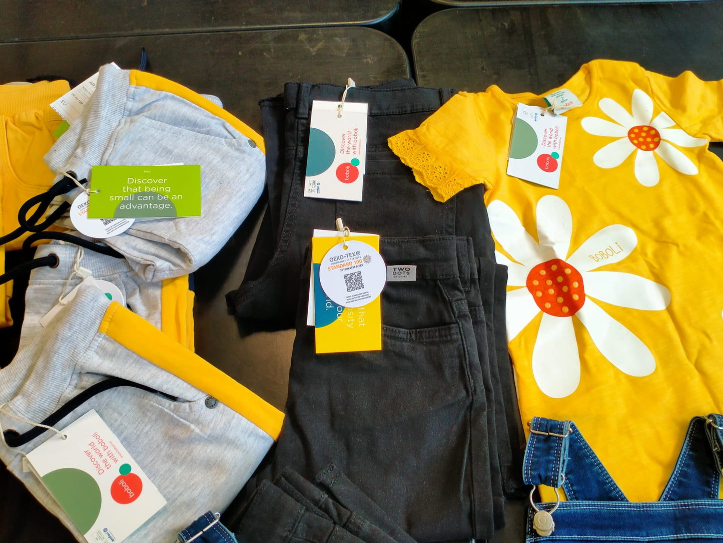 €4,00 al pezzo BOBOLI stock abbigliamento bambini 114 pezzi - P/E - RIF. 6075AF