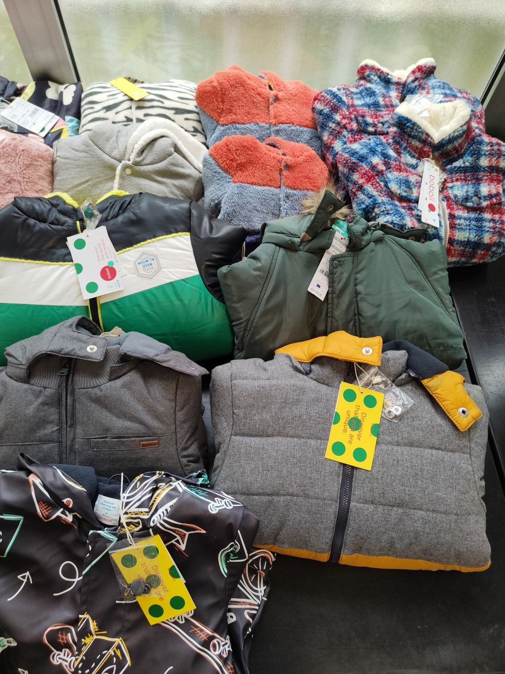 €4,83 al pezzo BOBOLI stock abbigliamento bambini 291 pezzi - A/I - RIF. 6091AF