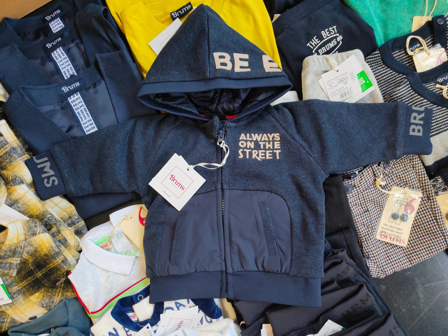 €6,23 al pezzo BRUMS, BIMBUS stock abbigliamento bambini 238 pezzi - A/I - RIF. 6092AF