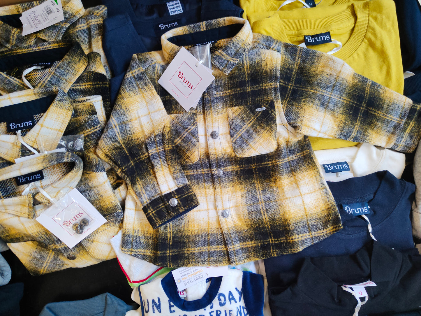 €6,23 al pezzo BRUMS, BIMBUS stock abbigliamento bambini 238 pezzi - A/I - RIF. 6092AF