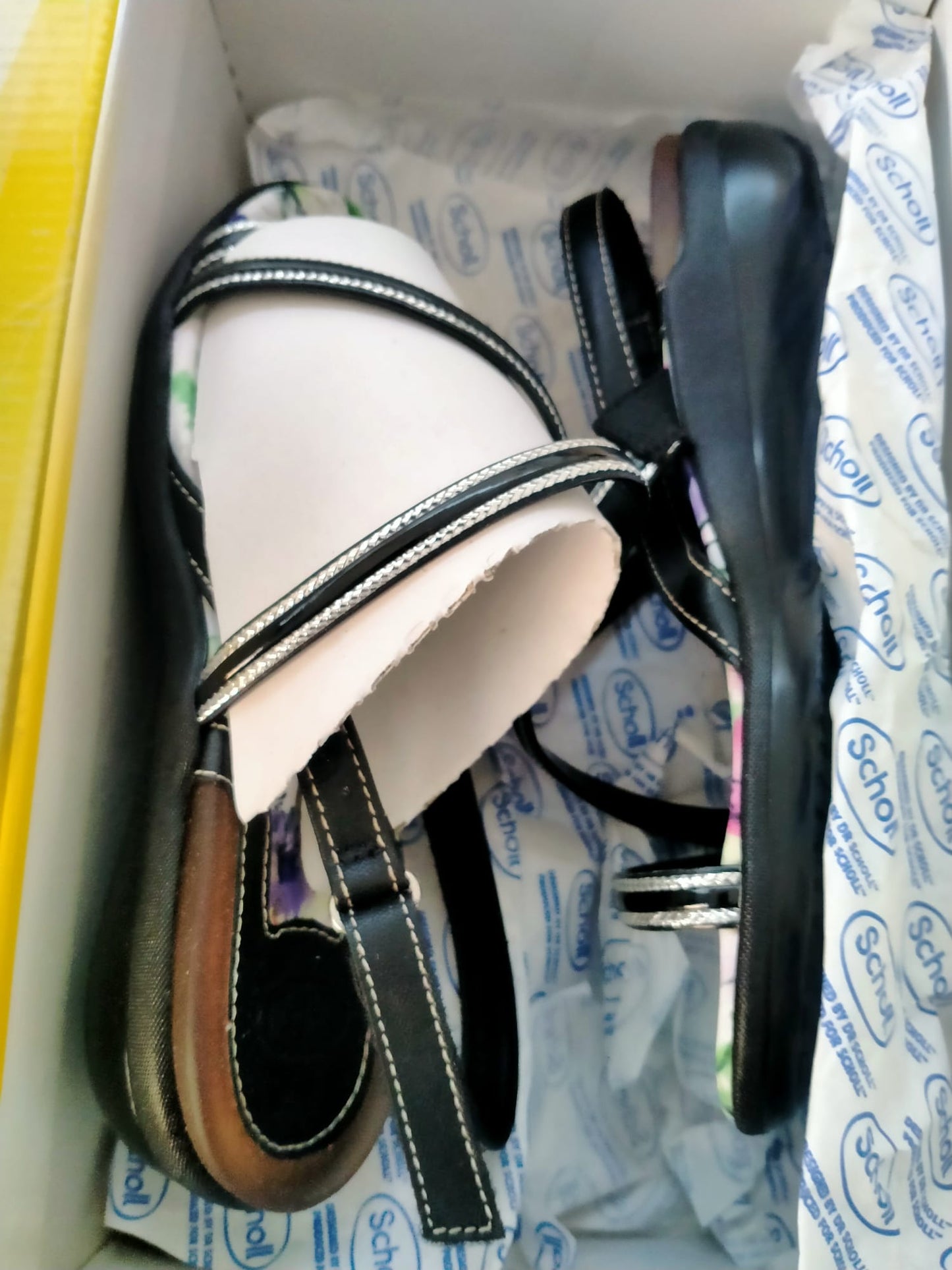 DISCOUNTED -33% €10.00 per pair SCHOLL, LOREN women's footwear stock 230 pairs - SS - REF. 6139P1