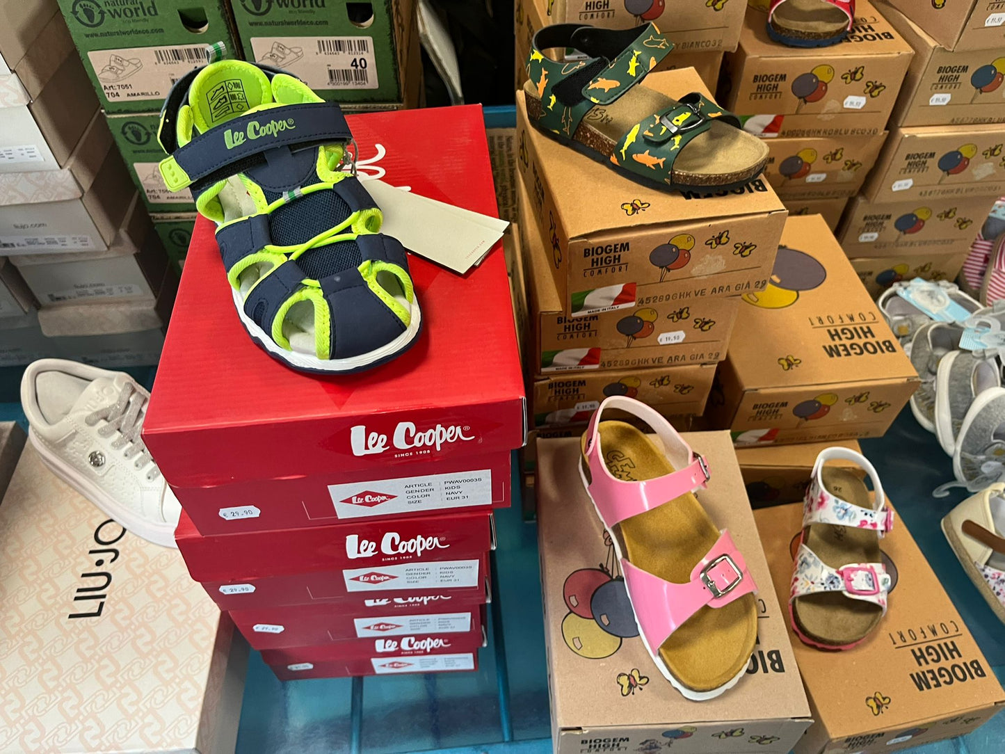 €9,13 al paio CHICCO, LIU JO, BALDUCCI, BIONATURA, FALCOTTO, NATURAL WORLD, ecc. stock calzature bambini 600 pezzi - P/E - RIF. 6089AF