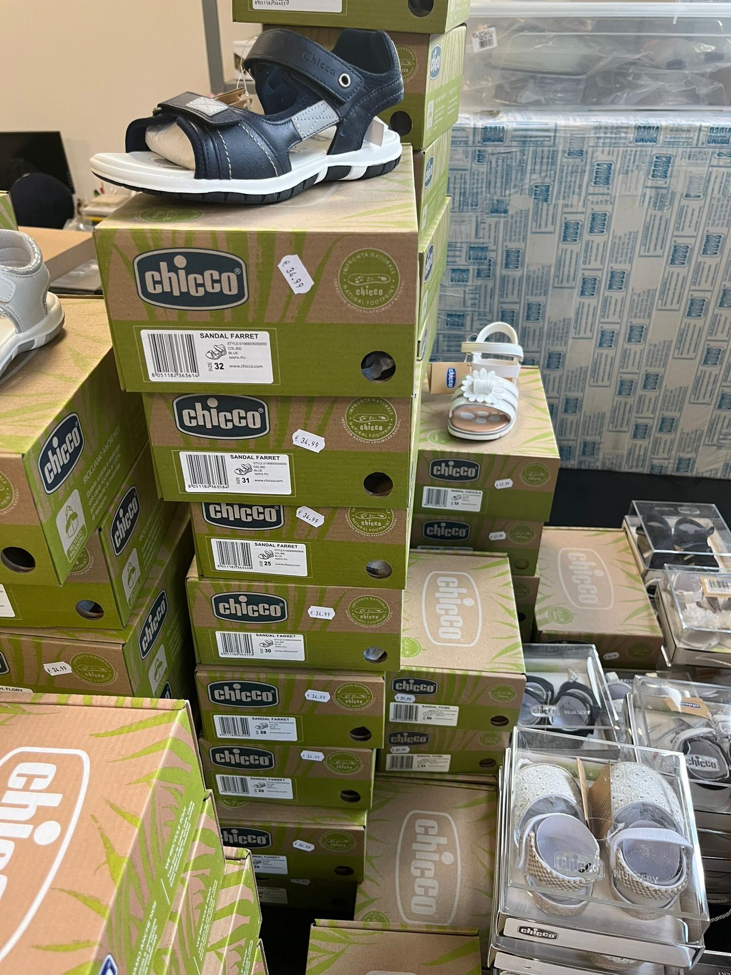 €9,13 al paio CHICCO, LIU JO, BALDUCCI, BIONATURA, FALCOTTO, NATURAL WORLD, ecc. stock calzature bambini 600 pezzi - P/E - RIF. 6089AF