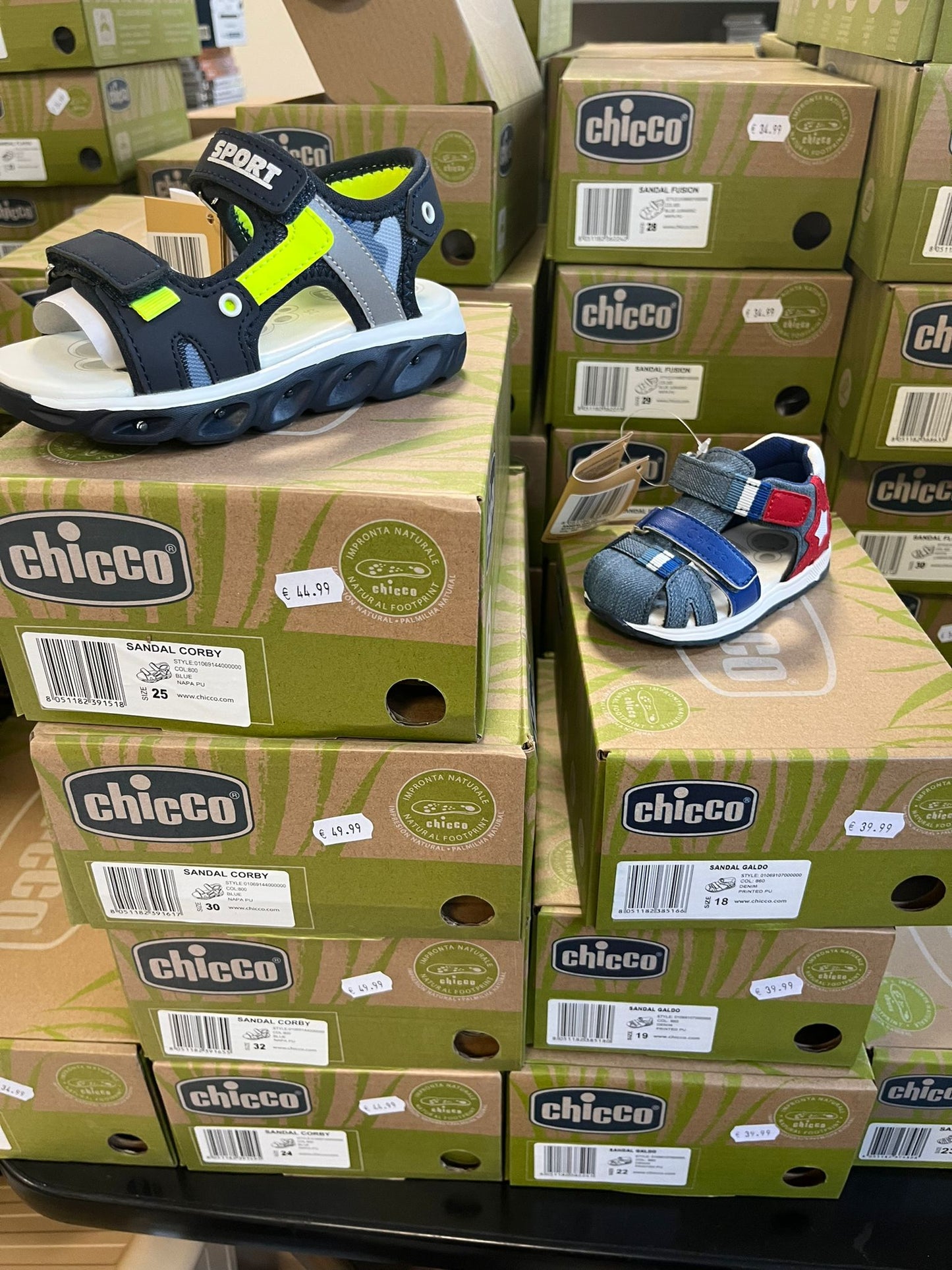 €9,13 al paio CHICCO, LIU JO, BALDUCCI, BIONATURA, FALCOTTO, NATURAL WORLD, ecc. stock calzature bambini 600 pezzi - P/E - RIF. 6089AF