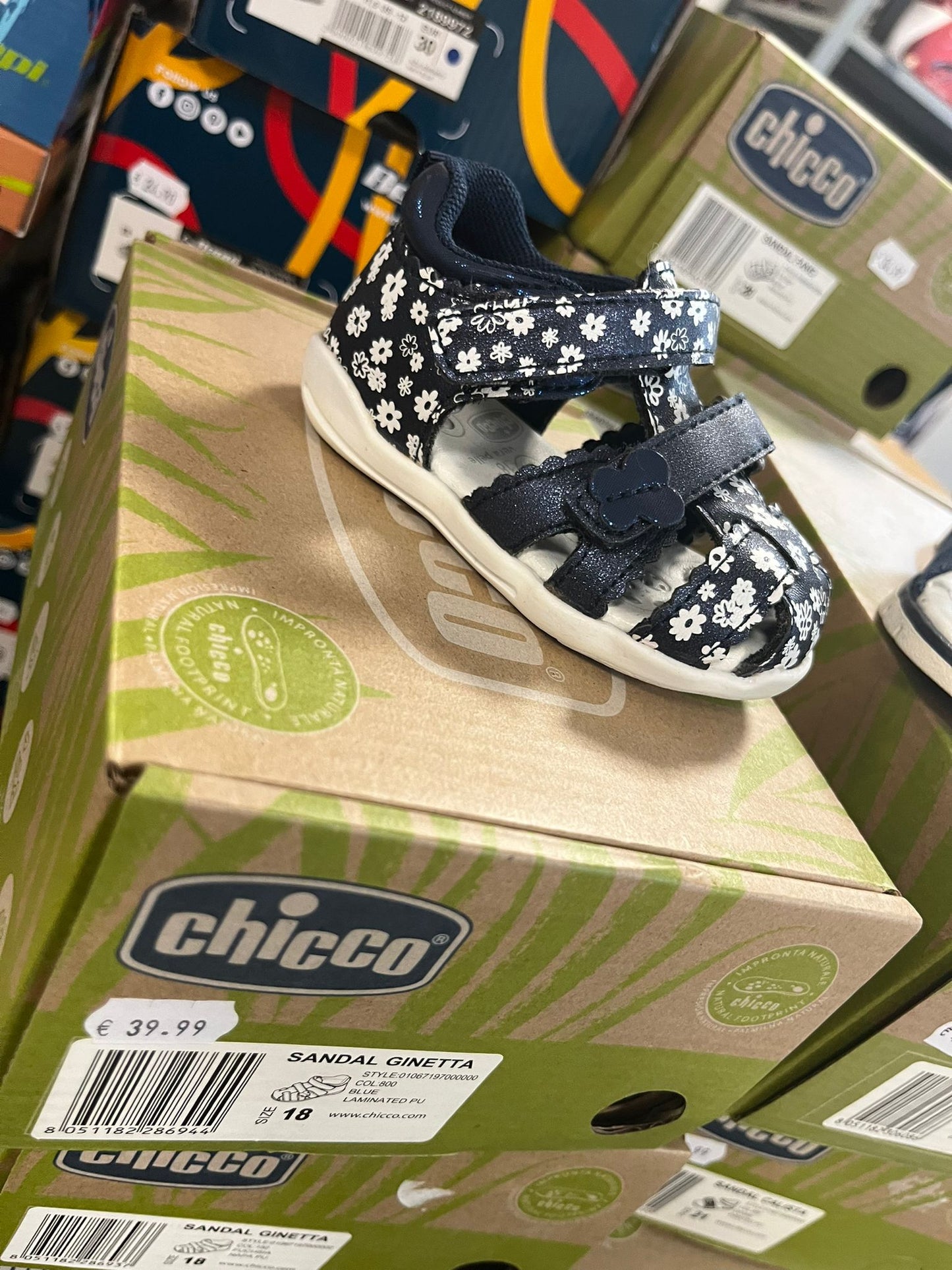 €9,13 al paio CHICCO, LIU JO, BALDUCCI, BIONATURA, FALCOTTO, NATURAL WORLD, ecc. stock calzature bambini 600 pezzi - P/E - RIF. 6089AF