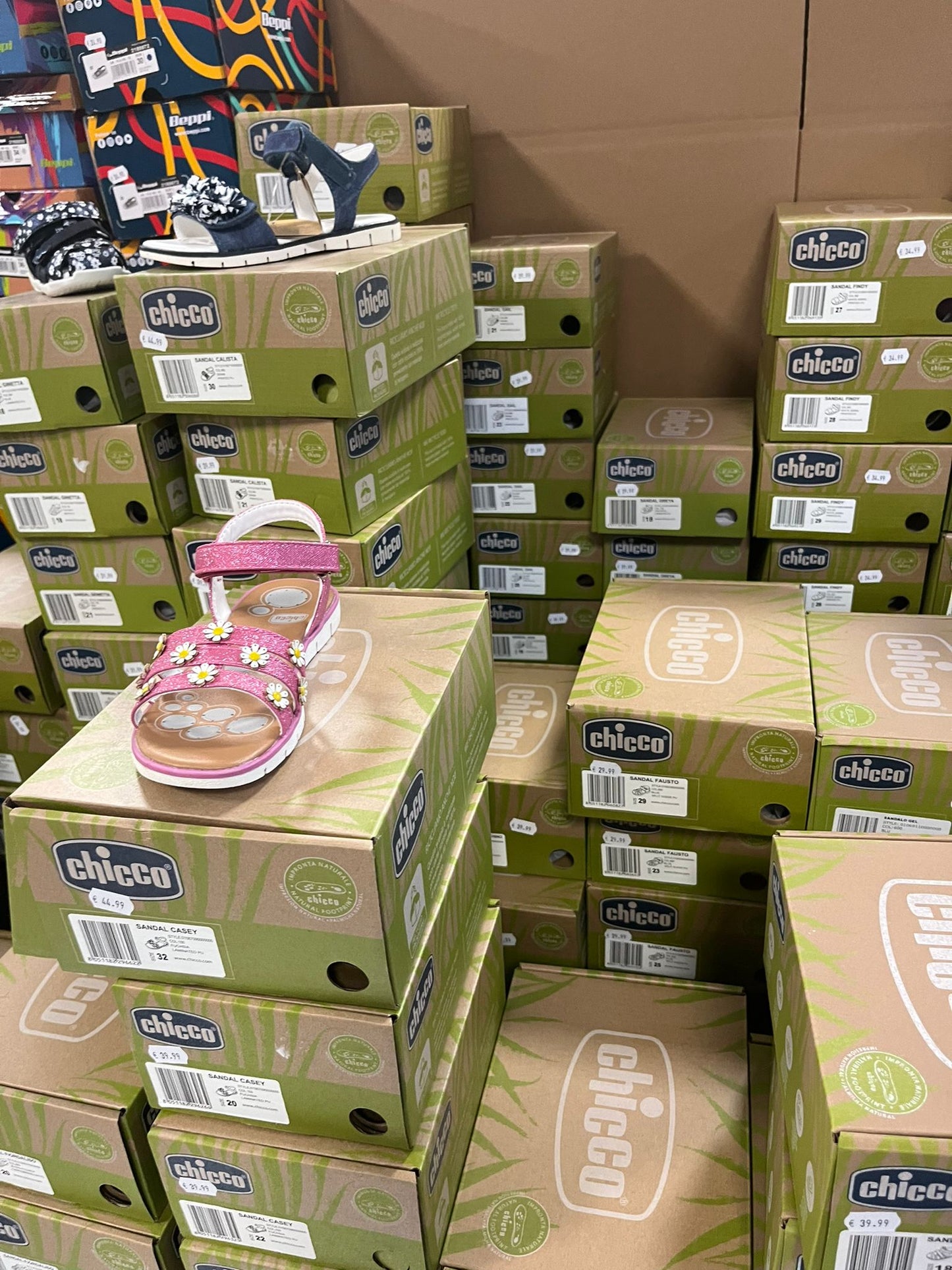 €9,13 al paio CHICCO, LIU JO, BALDUCCI, BIONATURA, FALCOTTO, NATURAL WORLD, ecc. stock calzature bambini 600 pezzi - P/E - RIF. 6089AF