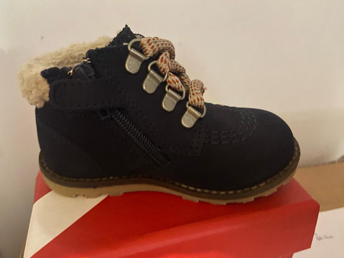 €14,90 al paio BALDUCCI, CHICCO, FALCOTTO, DIANETTI, LELLY KELLY, NATURINO, ecc. stock calzature bambini 161 paia - A/I - RIF. TV6201