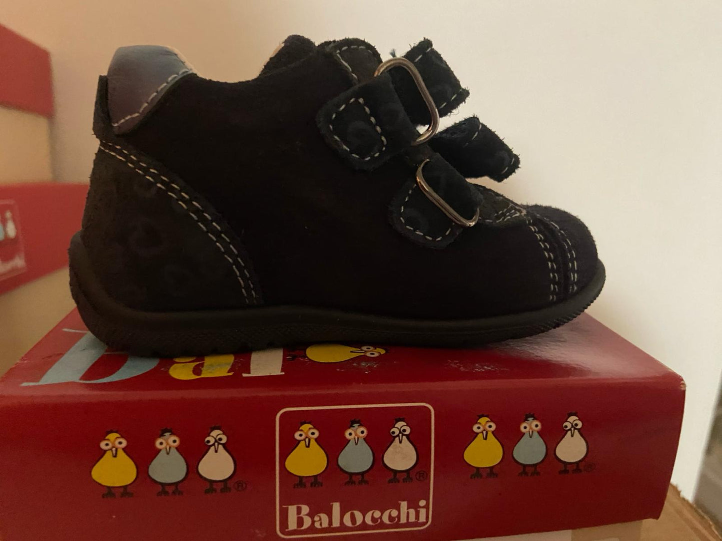 €14,90 al paio BALDUCCI, CHICCO, FALCOTTO, DIANETTI, LELLY KELLY, NATURINO, ecc. stock calzature bambini 161 paia - A/I - RIF. TV6201