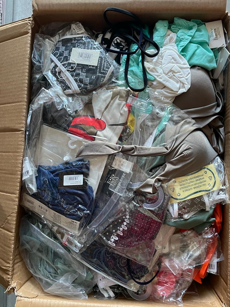 €1.30 per piece GOLDEN LADY stock women's costumes 3000 pieces - S/S - REF. TV6078