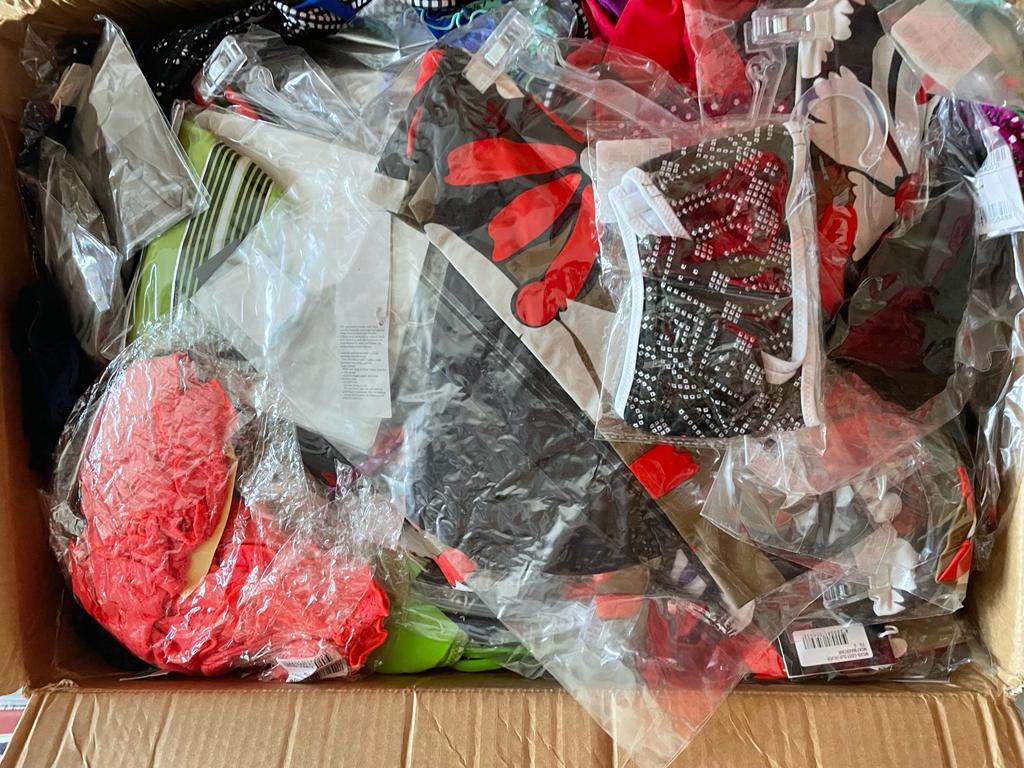 €1.30 per piece GOLDEN LADY stock women's costumes 3000 pieces - S/S - REF. TV6078