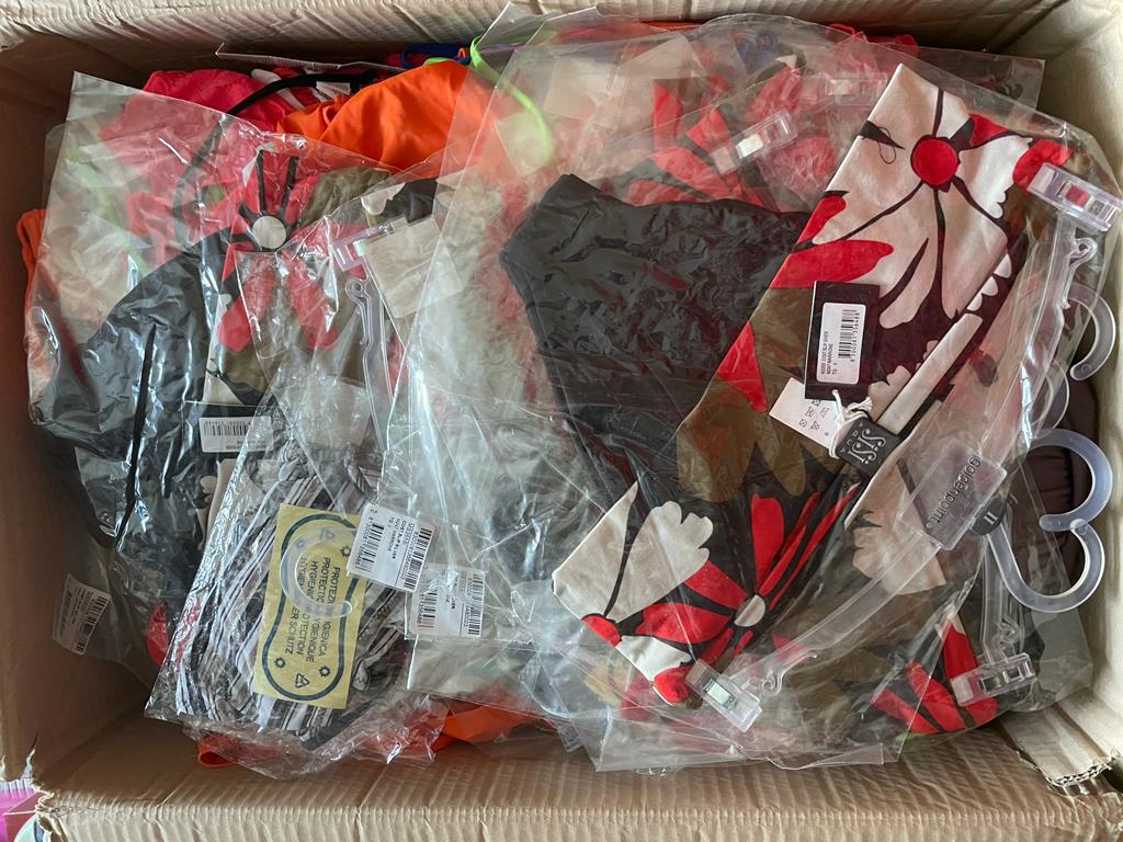 €1.30 per piece GOLDEN LADY stock women's costumes 3000 pieces - S/S - REF. TV6078