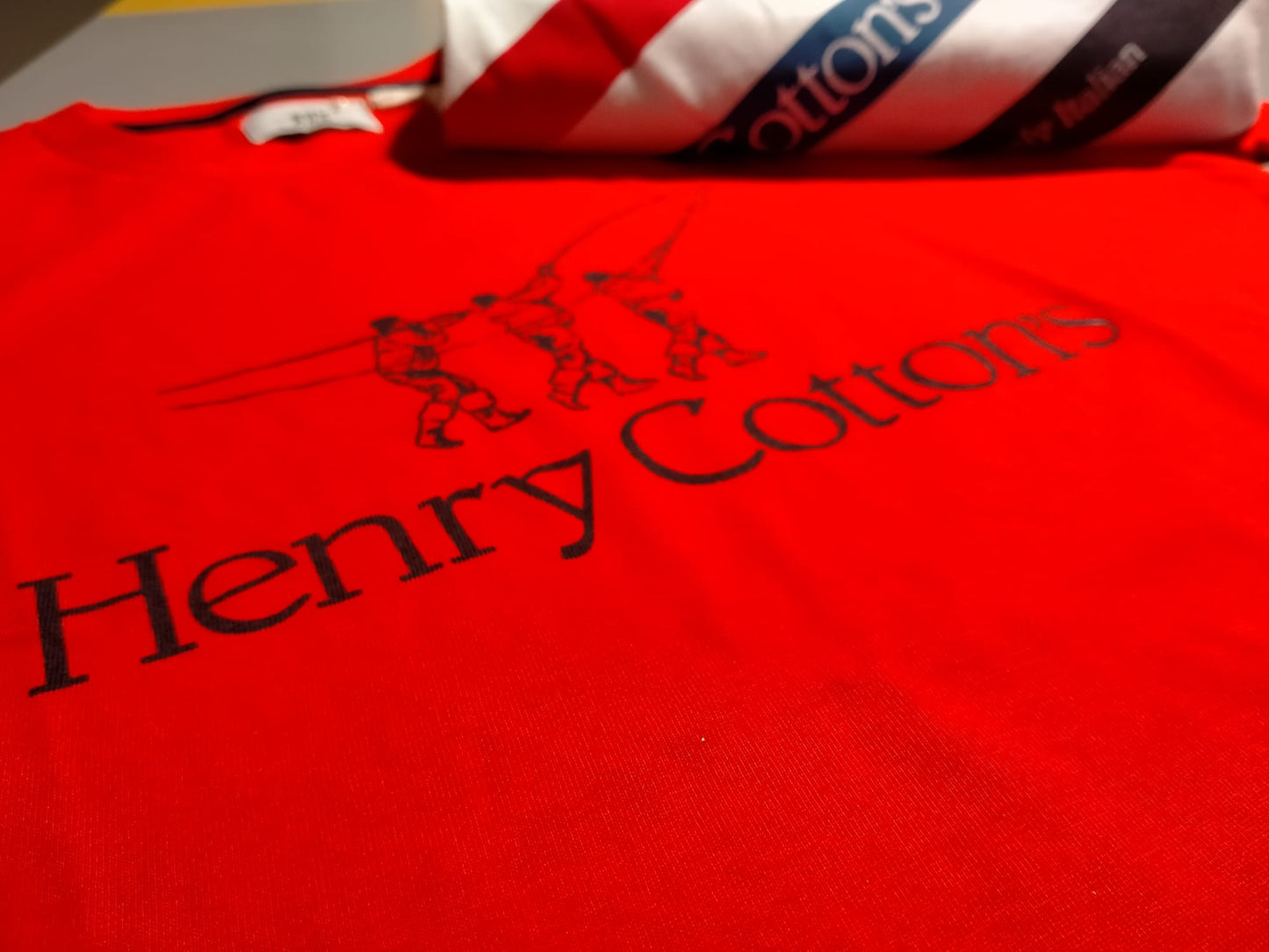 €10,00 al pezzo HENRY COTTON'S stock t-shirt bambino 146 pezzi - P/E - RIF. TV6085