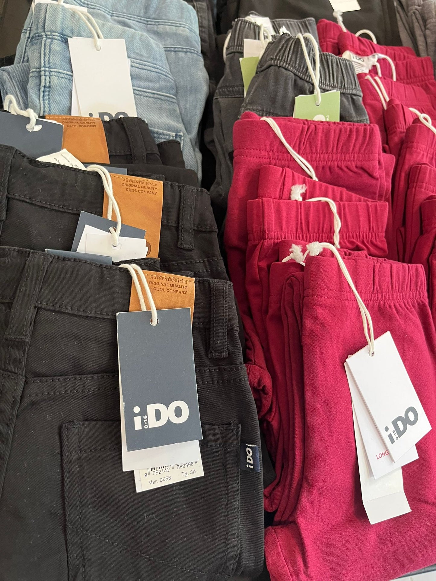 €4,38 al pezzo I DO stock abbigliamento bambini 162 pezzi - A/I - RIF. 6090AF