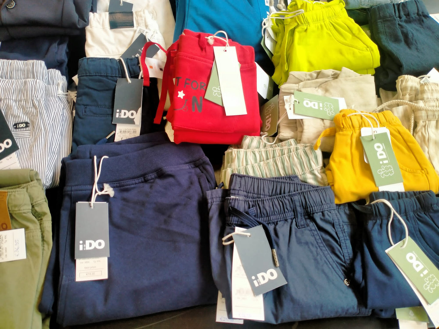 €4,00 al pezzo I DO stock abbigliamento e accessori bambini 419 pezzi - P/E - RIF. 6074AF