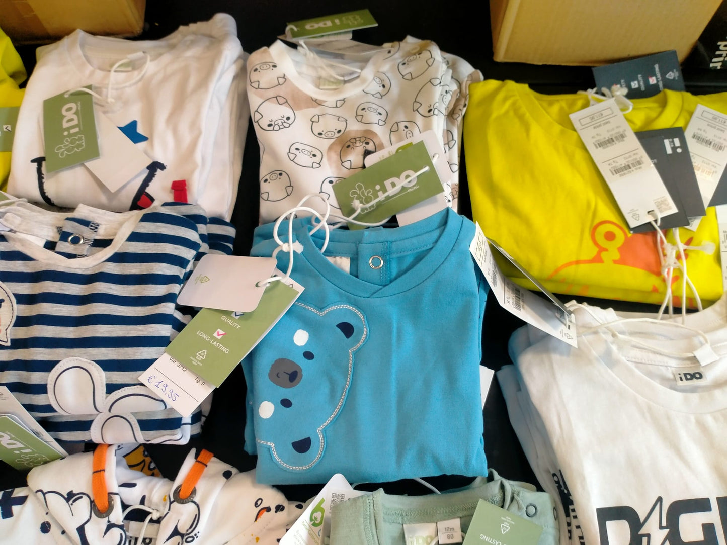 €4,00 al pezzo I DO stock abbigliamento e accessori bambini 419 pezzi - P/E - RIF. 6074AF